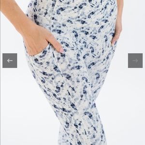 NWOT!! Zyia Active Storm Brushed Hendrix Pocket Criterion 7/8 24" | Size 8-10